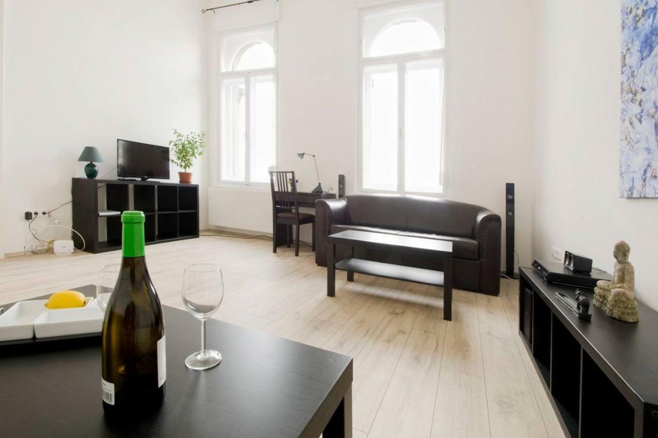 Apartment Andrassy Budapeste Exterior foto